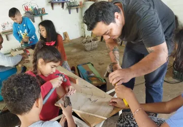 Clase esencial de Carpintería - Escuela Libre Jamundí